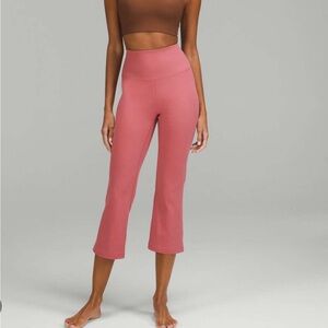 Lululemon Groove Super-High-Rise Mini Flare Crop 23" 6